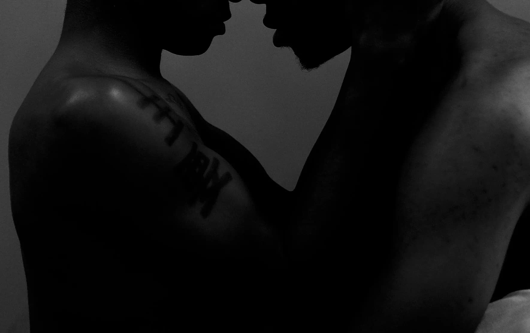Prostituição homossexual cresce e se expande com ajuda de aplicativo de relações íntimas